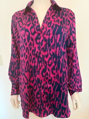 #728 Umgee NWT Fuchsia and Navy Animal Print Button-Up Blouse